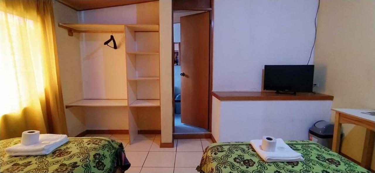 Hostal Dulzura Caraz エクステリア 写真