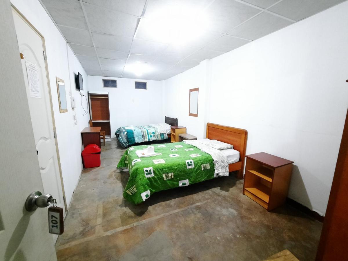 Hostal Dulzura Caraz エクステリア 写真