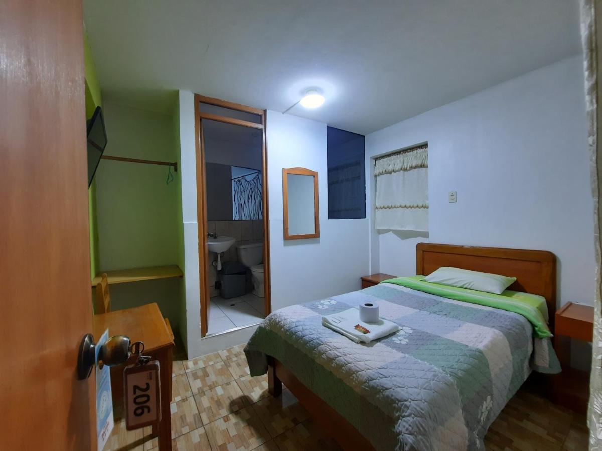 Hostal Dulzura Caraz エクステリア 写真