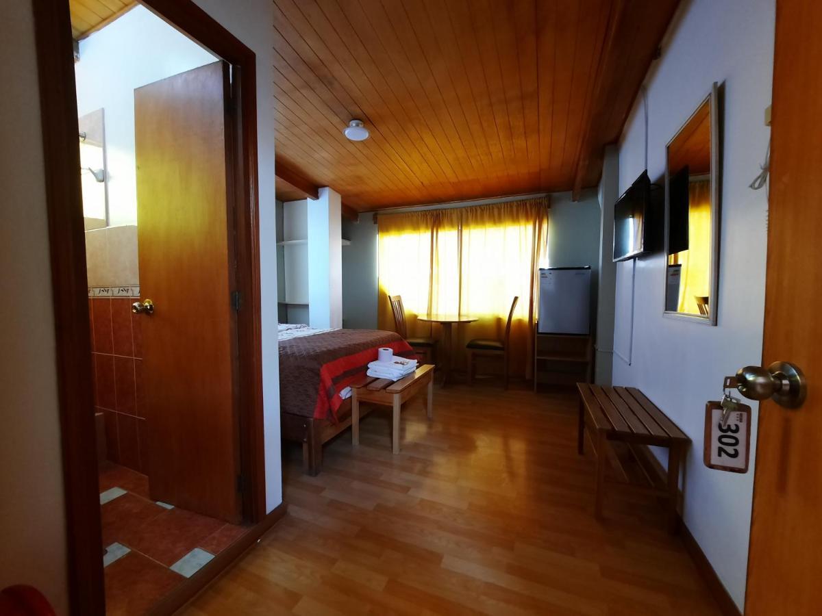 Hostal Dulzura Caraz エクステリア 写真