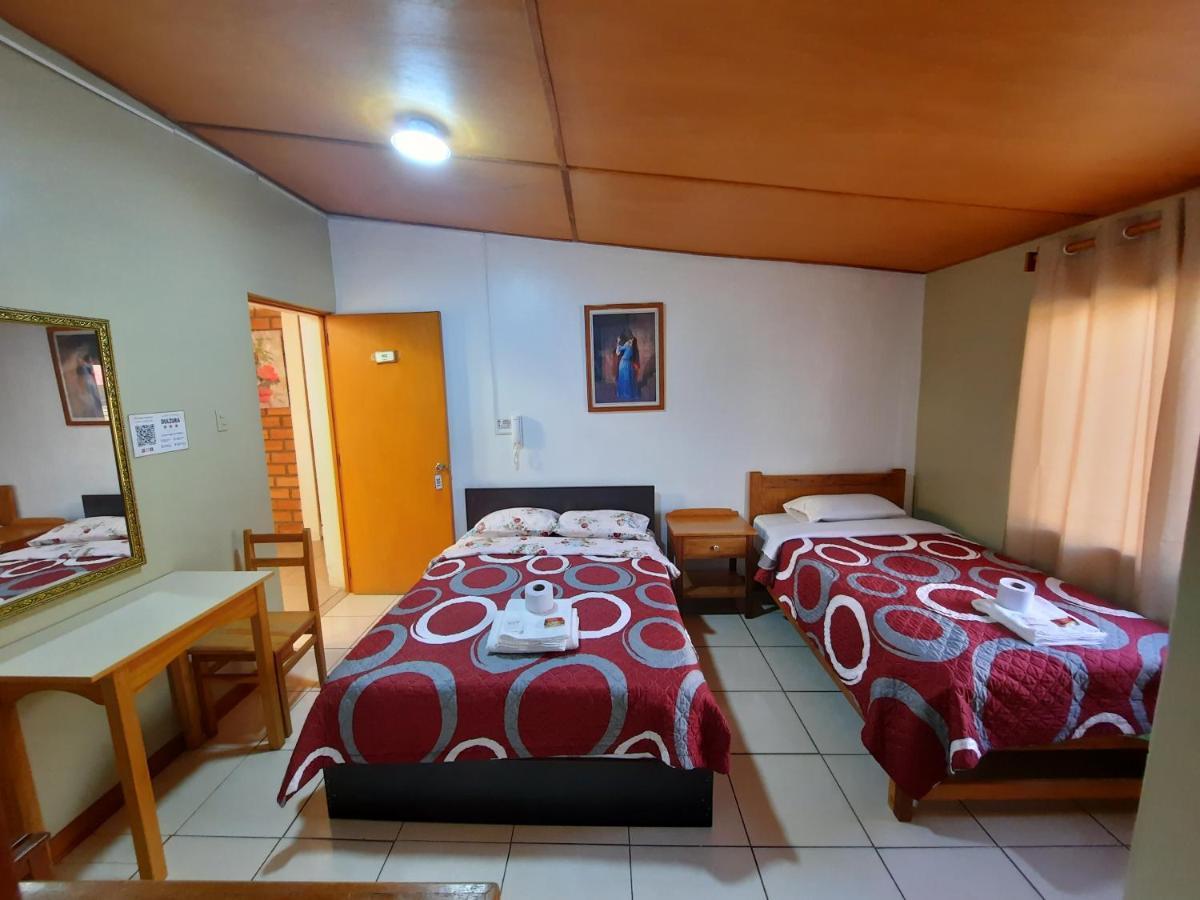 Hostal Dulzura Caraz エクステリア 写真
