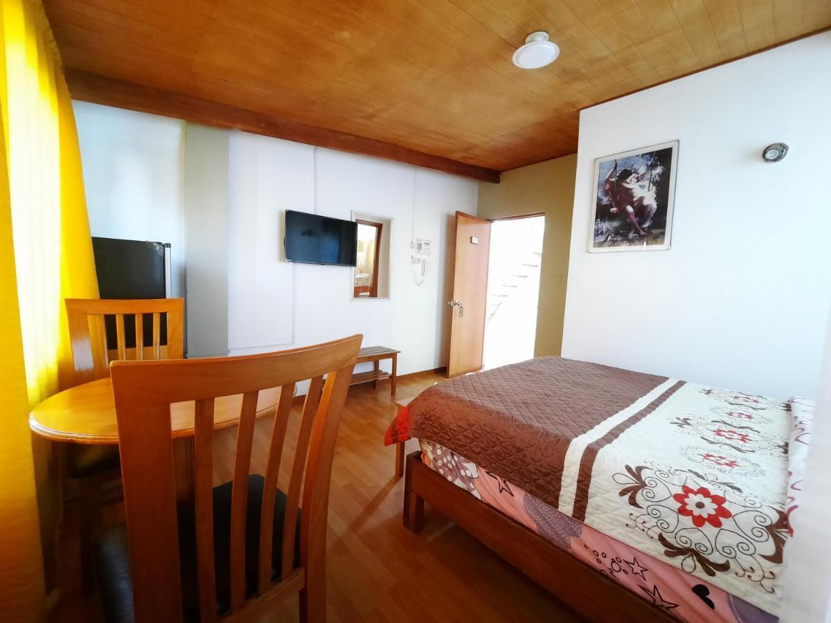 Hostal Dulzura Caraz エクステリア 写真